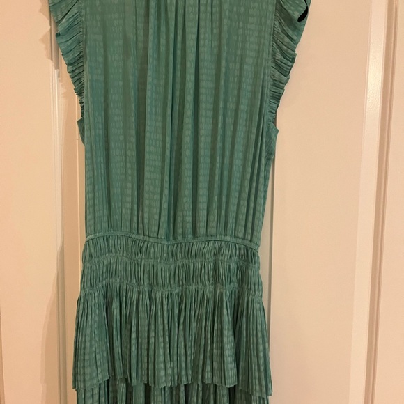 Cute summer dress worn once! Size medium and is pleated around waste. - Picture 6 of 6